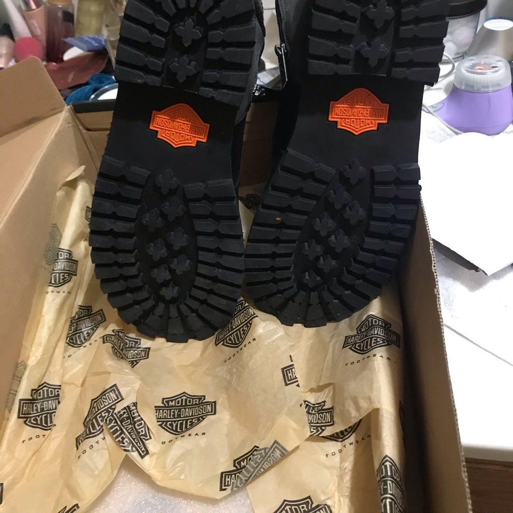 Aw pair of Harley Davidson ankle boots